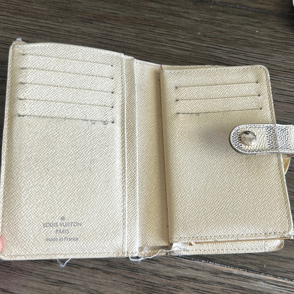 LV Damier Azur Kisslock Wallet - Picture 7 of 16